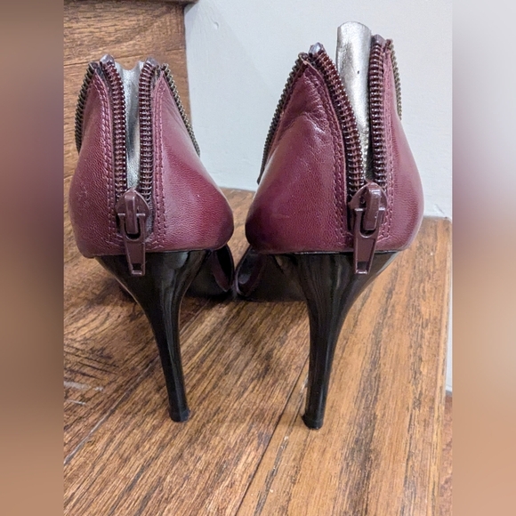 Carlos by Carlos Santana burgundy Passion Zippered stiletto skyscaper Heels Sz 7 - Picture 11 of 15